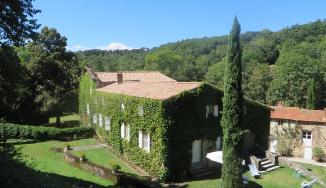 1807 manor house with private 16m x 6m swimming pool in the heart of nature on the river bank