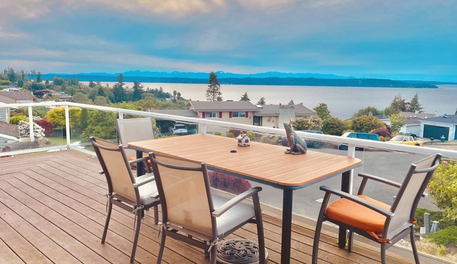 180° Oceanview Luxury Home in Redondo Beach Seattle with 4BRS and 2 Kitchens