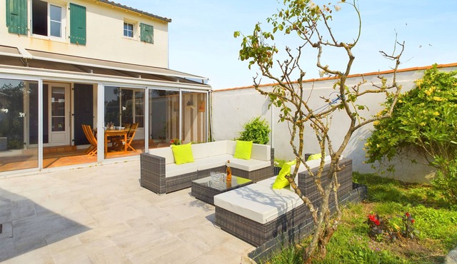 180m from the seaside, house for 11