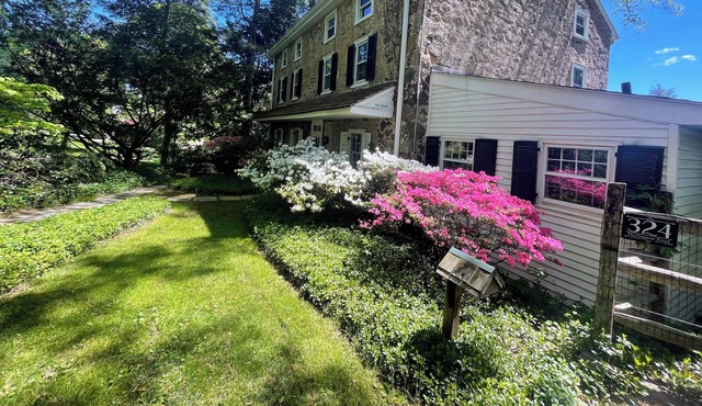 1820's Farmhouse & Nature Experience Near Philadelphia