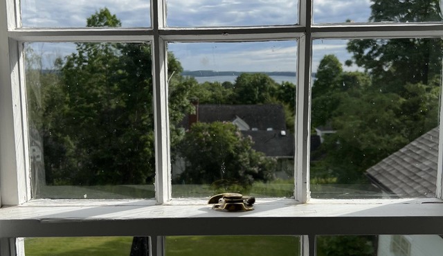 1830s Cory Cottage – Historic Stay w/Ocean Views. Walk to everything.