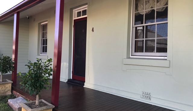 1840s Cottage in historic Windsor