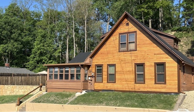 1850 Cabin Home, Concert Travelers, Family Getaways, Corporate Parties, Weddings