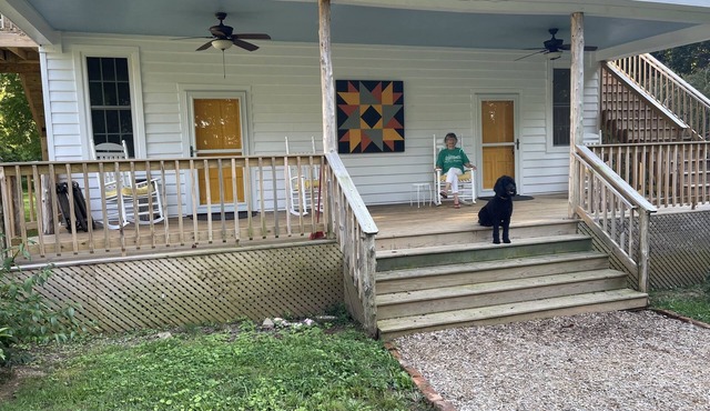 1850 Cottage Two bedroom handicapped accessible, dog friendly