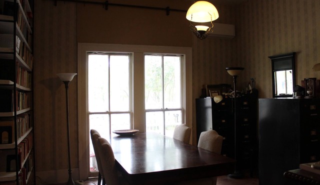 1850 Farmhouse with 7 bedrooms & 8 bathrooms - Eastwood Hill