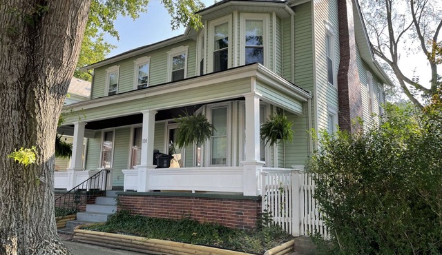 1850's Historic Vacation Home Rental near Hocking Hills in Nelsonville Ohio