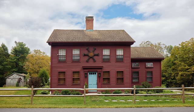 1850's Storybook Colonial Farmhouse - Four Beds, 2.5 Baths, and Outdoor Patio.