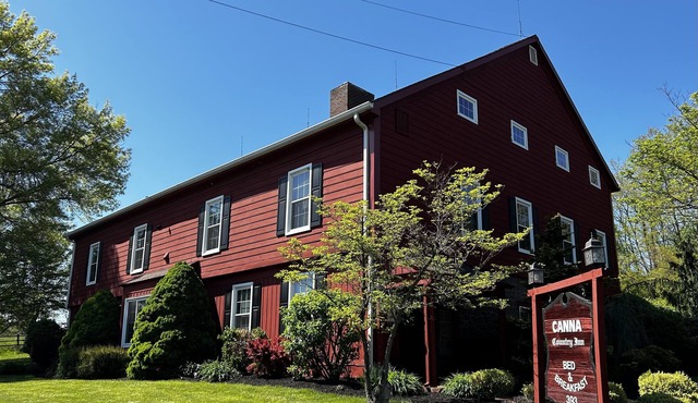 1850s Restored Barn near Hershey, Harrisburg, Lancaster, Gettysburg, and Skiing