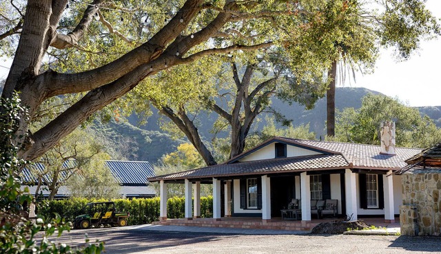 1853 Adobe - step back in time overlooking a working world class vineyard