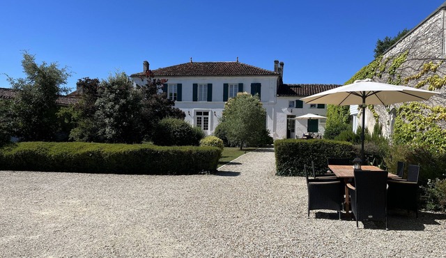 1854 Chassors — Cognac gîte - 4*- heated pool & jacuzzi, amazing facilities