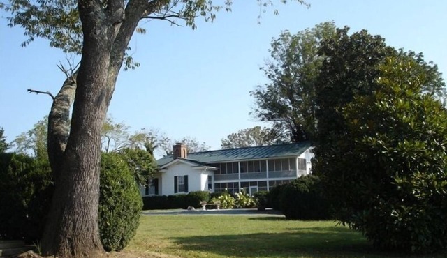 1856 Manor House on 600-Acre Working Horse/Cattle Estate