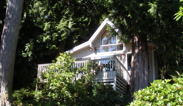 186 - 4 B's Coastal Cabin: 1 BR, 1 BA House in Greenbank, Sleeps 6