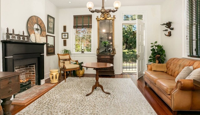 1864 Little Brick | 1/1, Full Kitchen, Hot Tub, Pet Friendly w/fee