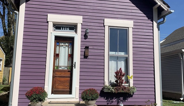 1870's Bungalow located in Fountain Square close to all Indy attractions.