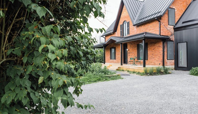 1875 Boutique Farmhouse | 4 Bedroom | Luxury Retreat