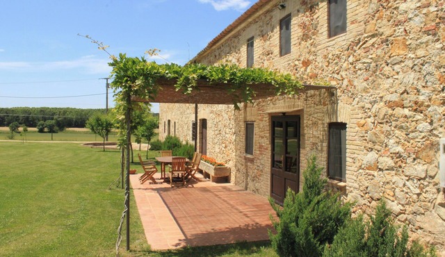 1880 house with pool near Girona