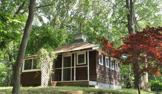 1880's Boathouse on a hill. Short walk to Crescent Beach.