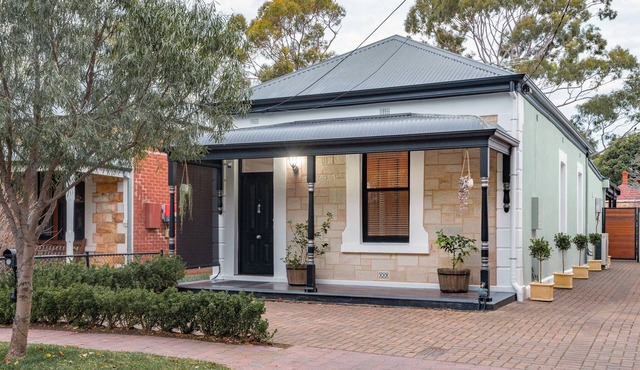 1880’s cottage home near Showgrounds