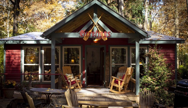 1880's Log Cabin Luxe + 21st c. Comfort = Mentone's Coolest Cabin