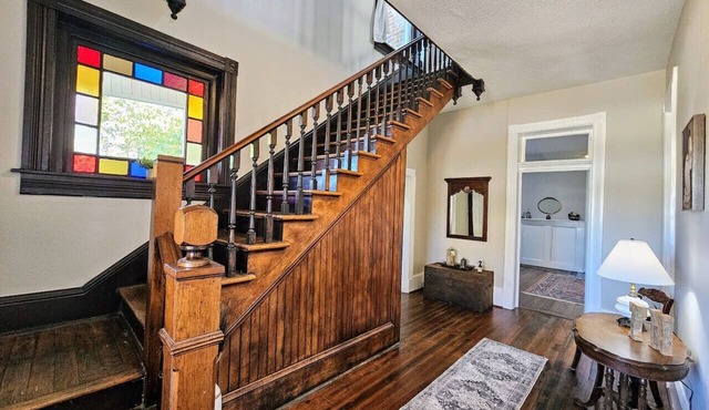 1880s Historic Brickmason’s Estate | Magnificent Group Stay