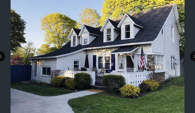 1882 Historic Farmhouse/5BR/Pontoon Boat Rental/Private Driveway/Sleep 12