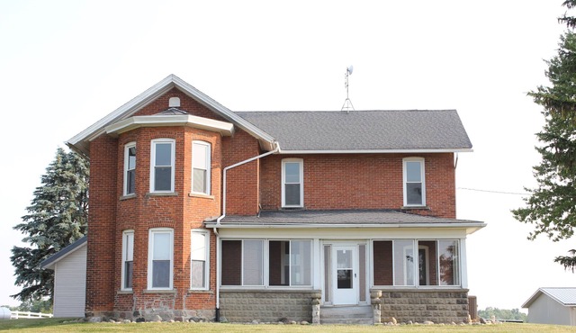 1885 Inn - Brick Farmhouse in the Country