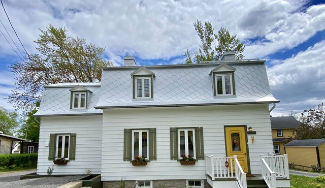 1887 Ancestral home with waterview on l’Île d’Orléans