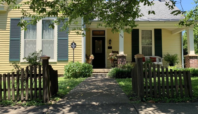 1890's Home In Historic Downtown Franklin