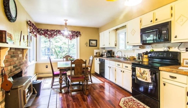 1890 Victorian Home in Country Setting, conveniently located