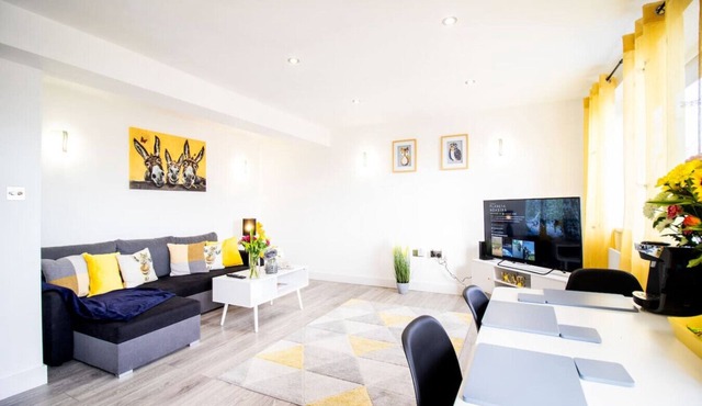 18CB Apartment 2 Bedroom Sleeps 4 Long Stay Disc