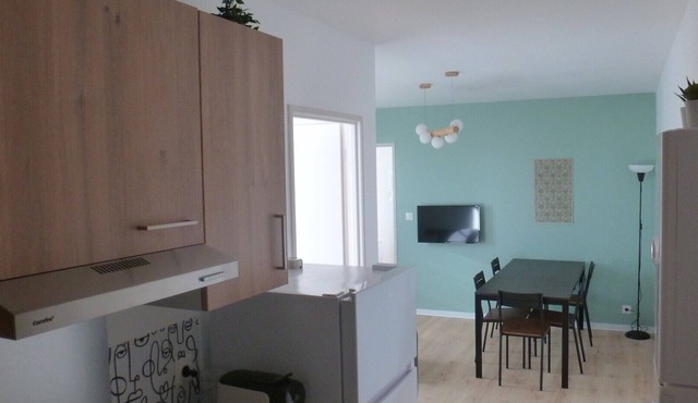 18moliere fr 5 pers. sheets, towels & cleaning included