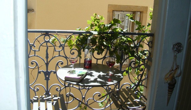 18th Century Artisans Cottage - featured in Sunday Times Best Gites 2018 & 2022