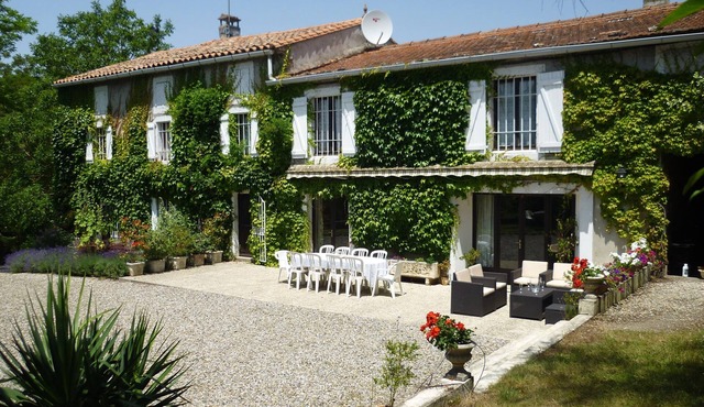 18th century private Domaine with large pool set in 12 acres