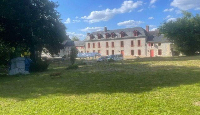 18th CENTURY CHÂTEAU DE CLAIREFONTAIN GARCHIZ