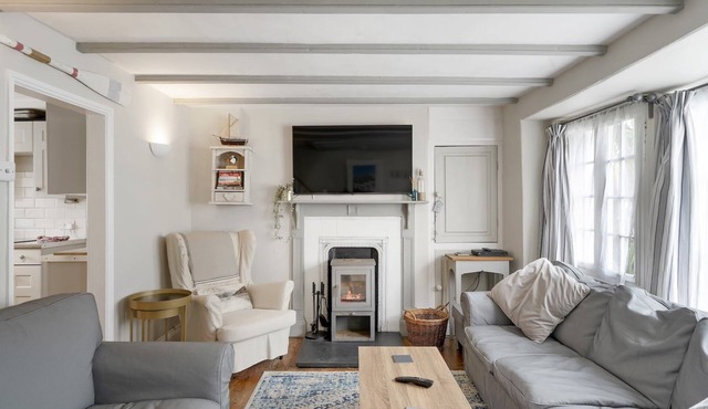 18th Century Cottage w/Garden, Central Newquay