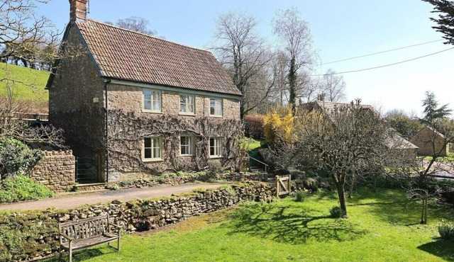 18th Century Cottage in Heart of Dorset