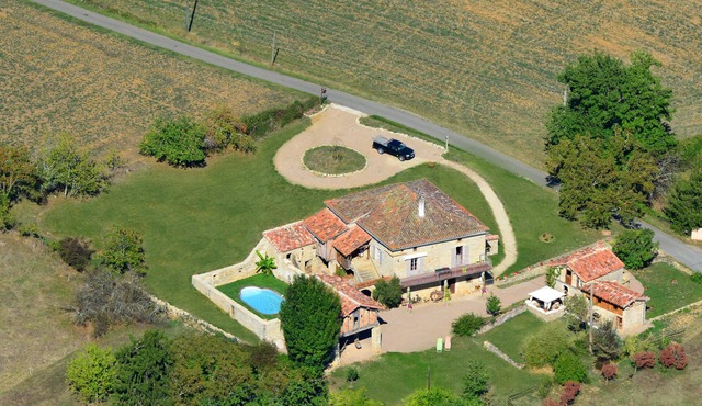 18th-century estate gîte for10 people