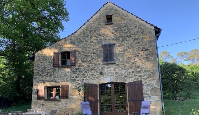 18th century house surrounded by nature: Balachou