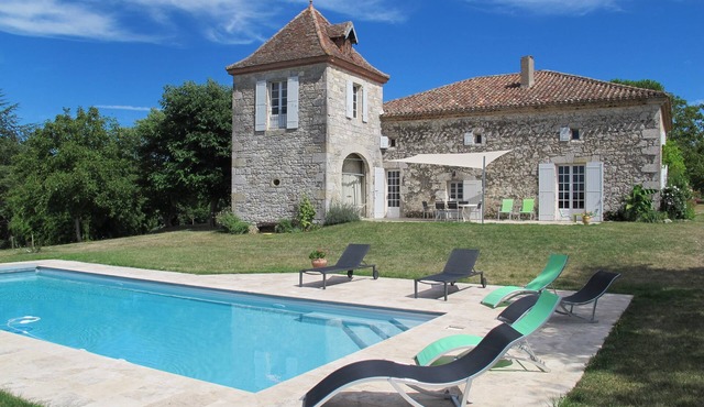 18th century Gersoise house, secluded, swimming pool, wooded grounds