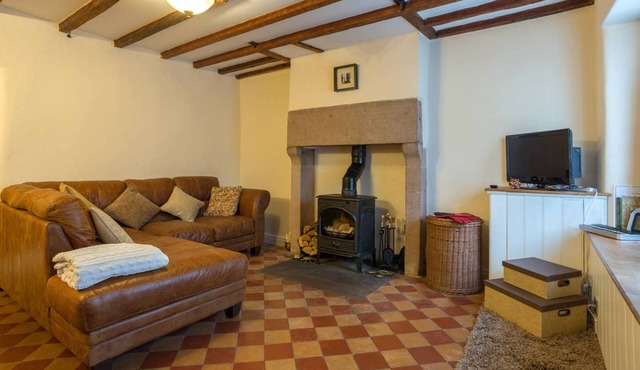 18th Century Grade ll Listed Weavers Cottage, Cromford nr Matlock