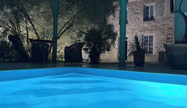 18th-Century Stone House in Giverny—Sleeps 6, 3 hectares, 3 minutes from Giverny—Pool and Spa