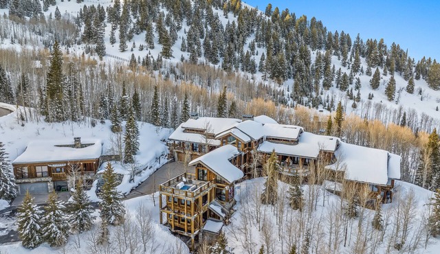 19,000 sq. ft Ski in/out Mountain Estate in The Colony