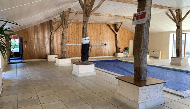 19 +2 places, hammam, sauna, heated indoor pool .