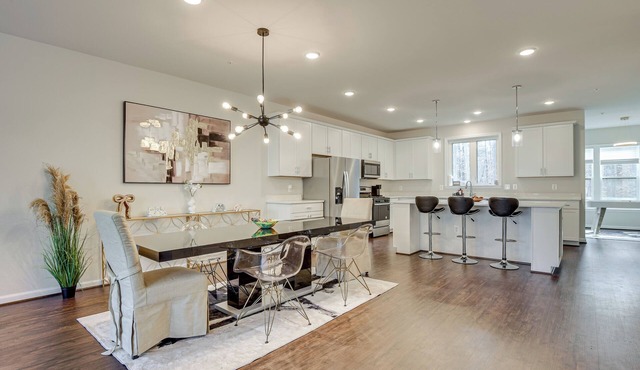 19 Mi to Baltimore: Townhome in Maryland City