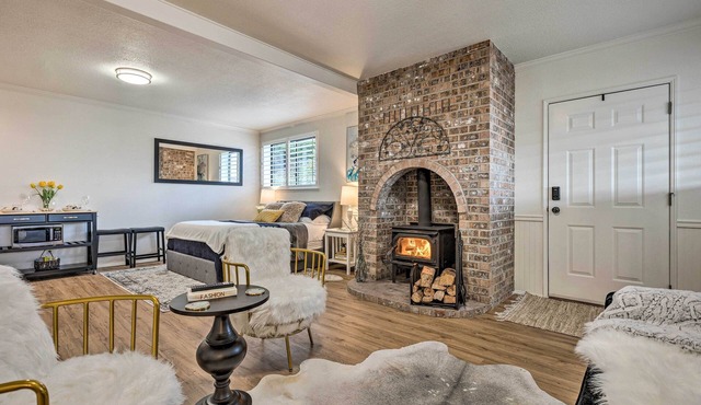 19 Mi to Seattle: Port Orchard Studio w/Views