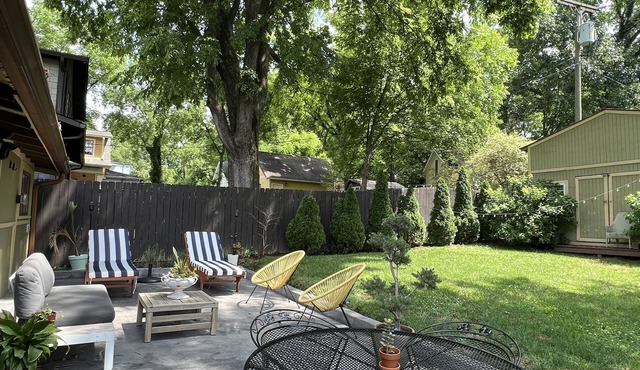 1900 East Nashville craftsmen Stay where the Rock Stars Party.