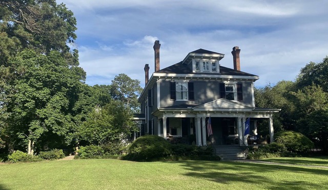 1901 Historic 3-Story Home w/Pool near downtown Lafayette