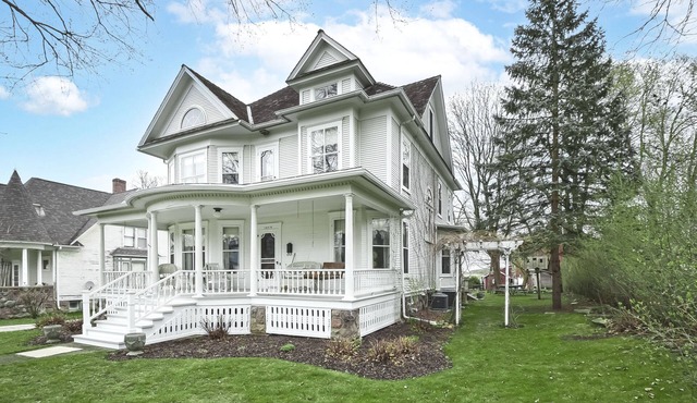 1905 Victorian Farmhouse close to Lake Geneva.