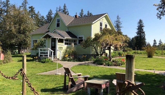 1907 Historic Anderson Farmhouse