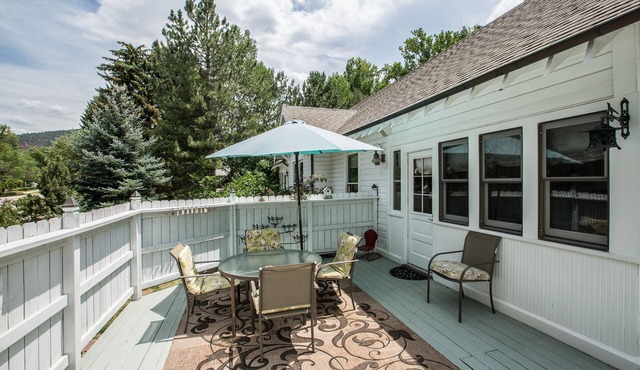 1908 Remodeled Home-Cozy, Relaxing, Private, Surrounded by Nature
